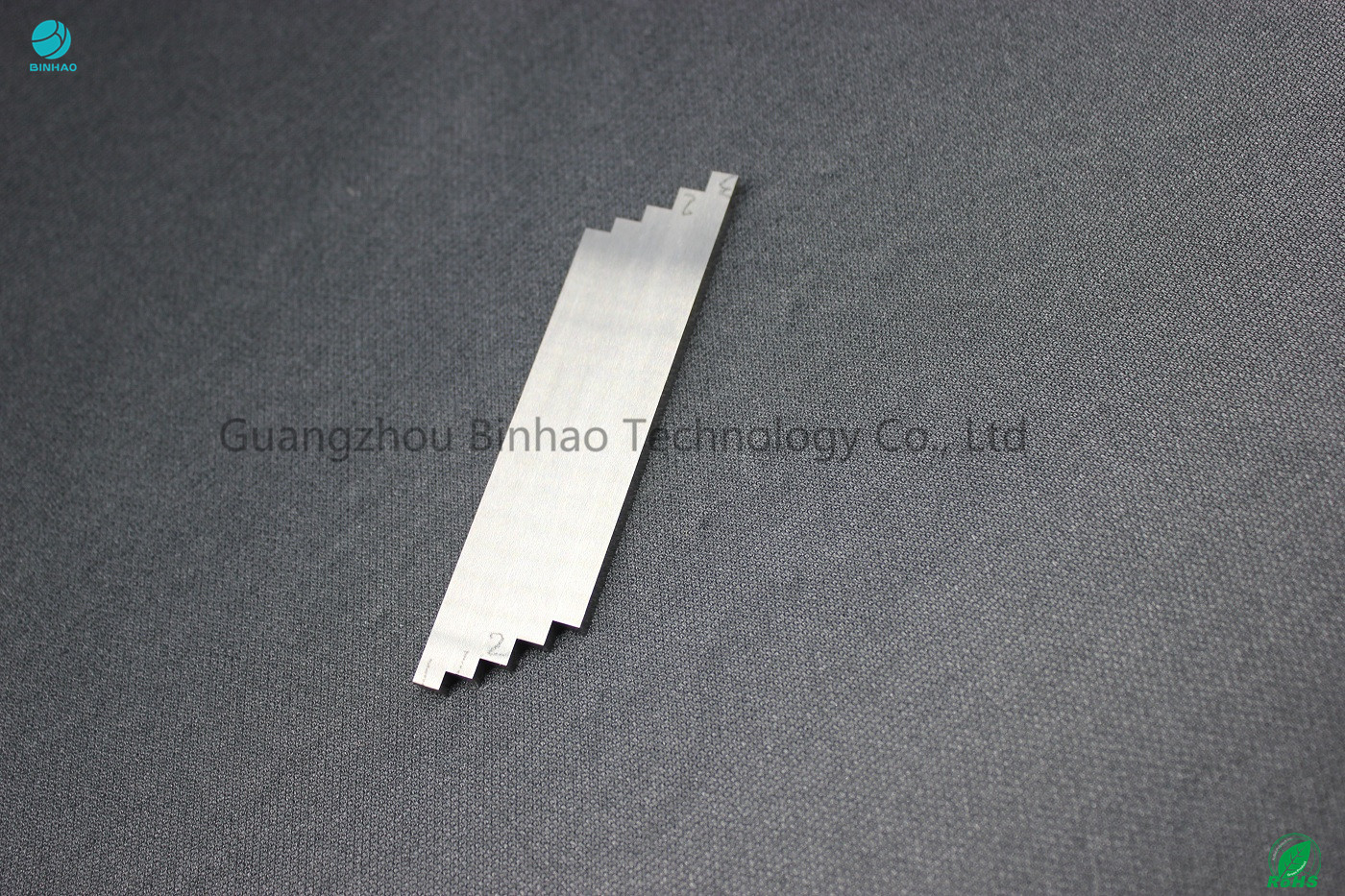 Cigarette Machine Spare Parts , Sharp Square Cutting Knives For Tipping Paper